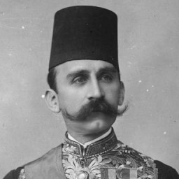 السطان حسين كامل بن إسماعيل بن إبراهيم العلوي